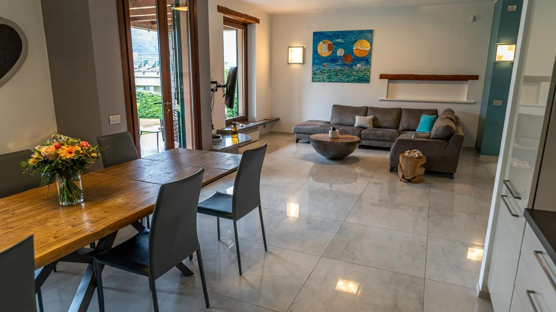 Villa Vittoria With Private Heated Pool & Shared Sauna - Bellagio Village Residence Oliveto Lario Italy